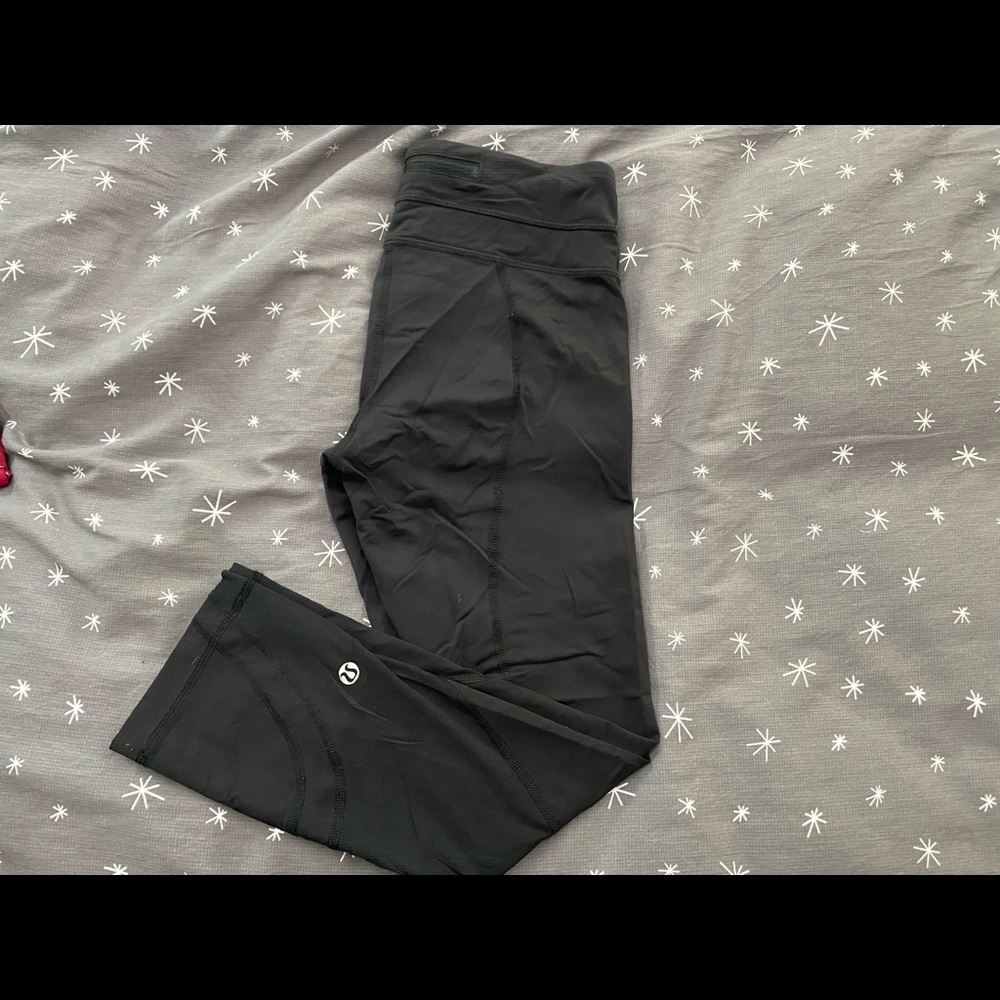 Lululemon Black Cropped Legging- Size 4